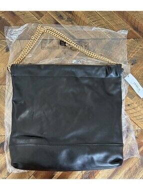 The Drop Women's Shoulder Bag Purse - Gold chain - Chic Faux Leather
